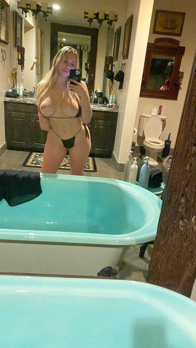 Horny 😋 let’s get high & sex🤩🍆