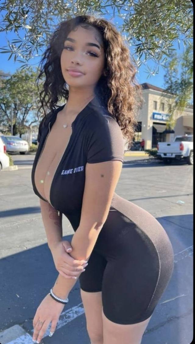 MASSAGE WITH A PROFESSIONAL LICENSED MASSAGE THERAPIST THAT COMES WITH HAPPY ENDING,BODY RUBS THAT COMES WITH BODY CONTACT