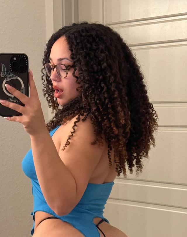 HMU if you’re down to hookup ... Ask for my rates!! Hmu on my cell 503-832-1548