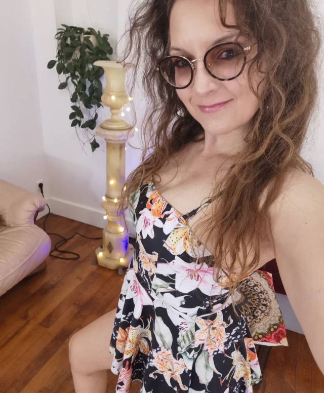 I'M PROFESSIONAL, INDEPENDENT, MATURE MASSEUSE, I OFFER ALL KINDS OF MASSAGE\HAPPY ENDING TO YOUR BEST SATISFACTION