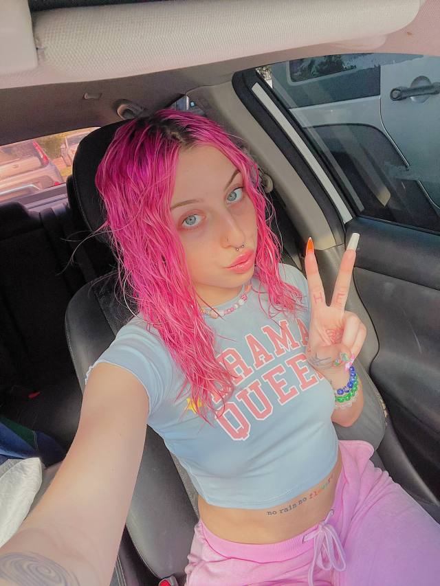 I squirt💦🍑and I'm ready to have some fun hmu for an unforgettable experience🍆🍆🍑💦