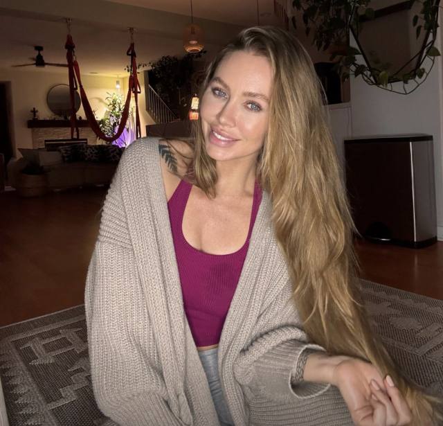 NO PAYMENT REQUIRED-SEXY SINGLE MOM AND LOOKING TO HAVE FUN I'm a sexy mom of two kids. A single mom and I'm very horny 🍑🍑💦