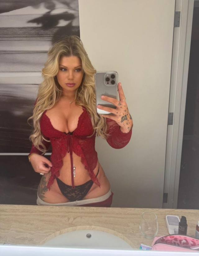 I’m ready to help you examine new pleasures, common sex is boring, let’s tune it up and let me bring through your wildest dre