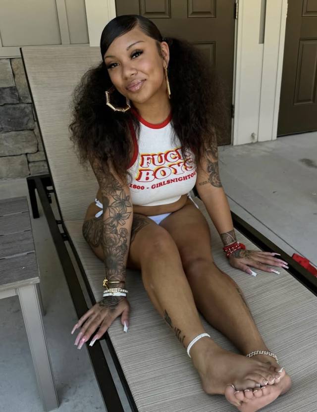 I offer Oral Sex Doggy Reverse Doggy style Blowjob 69 position Massage missionary Anal style.