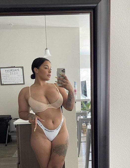 I’m available for bodyrubs, FT and down for hookup