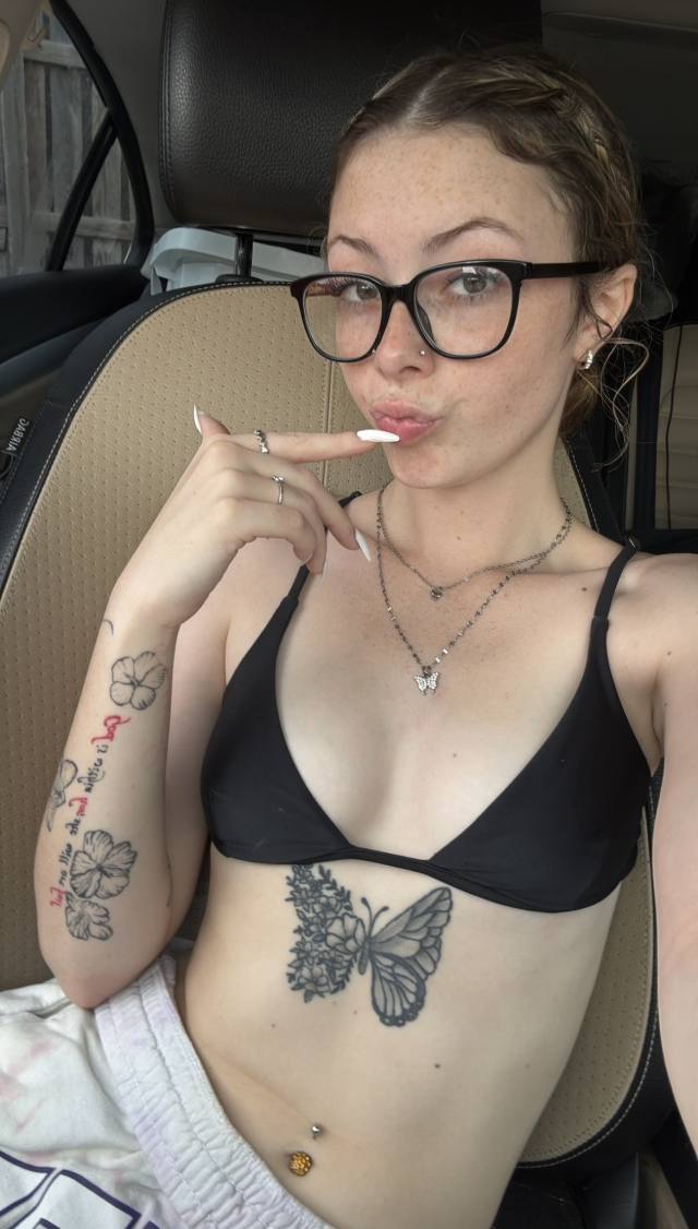 LATE NIGHT/EARLY MORNING FUN ? SEXY BABY GIRL, IM AVAILABLE FOR MASSAGE, SEX (FT-SHOW)ALSO SELL HOT CONTENT....TAP IN