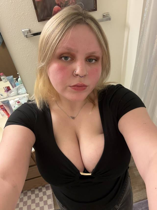 👅SULTRY & SOPHISTICATED: MEET KESIELLA 💦 Looking for the ultimate weekend escape? I’m Kesiella, a stunning 29-year-old living