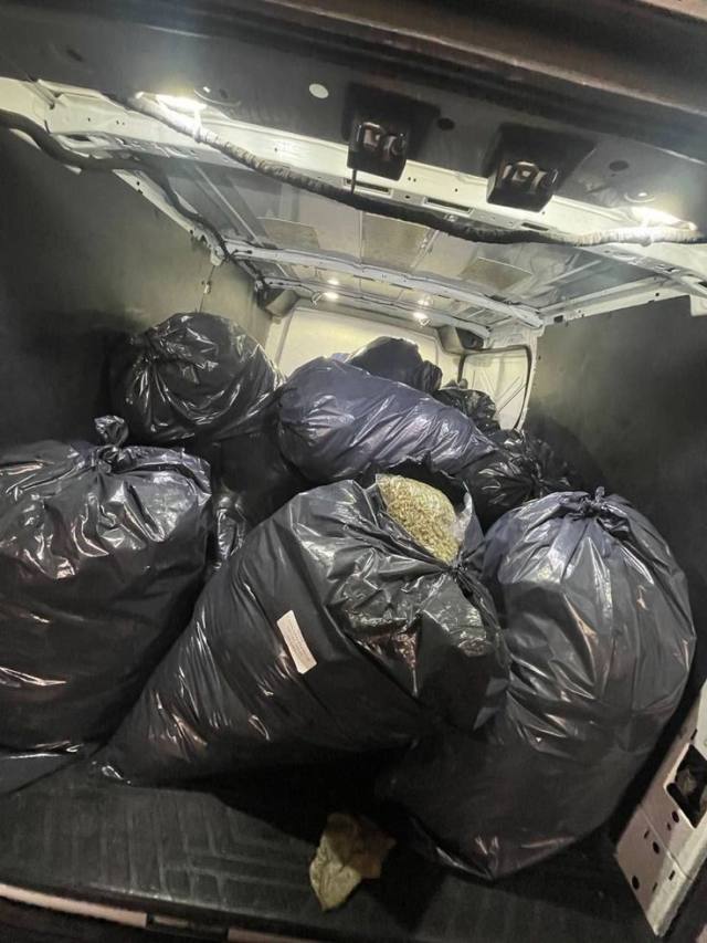 Title: I am available 24/7 I will deliver your goods at your post.. I am free all day and nights Business. I accept upfront p