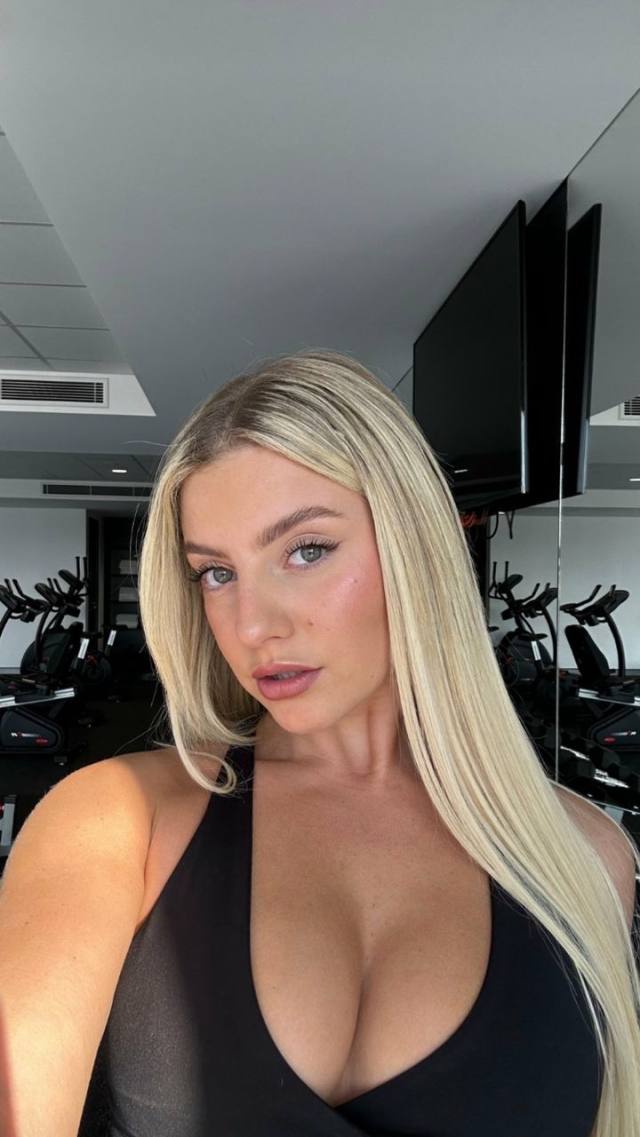 I’m available for sex i offer anal oral bbj massage and more 🍆💦🥰👅🔥Text me: +1 407 913-8620