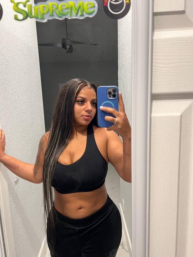 I’m available for hook up both incall or out service