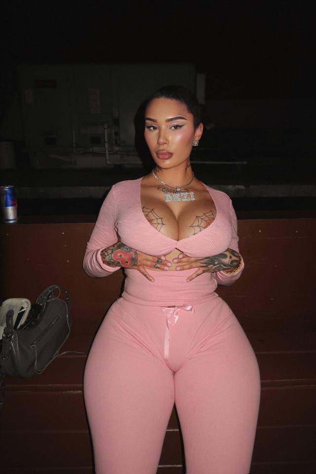 I'M PROFESSIONAL, INDEPENDENT, MATURE MASSEUSE, I OFFER ALL KINDS OF MASSAGE\HAPPY ENDING TO YOUR BEST SATISFACTION