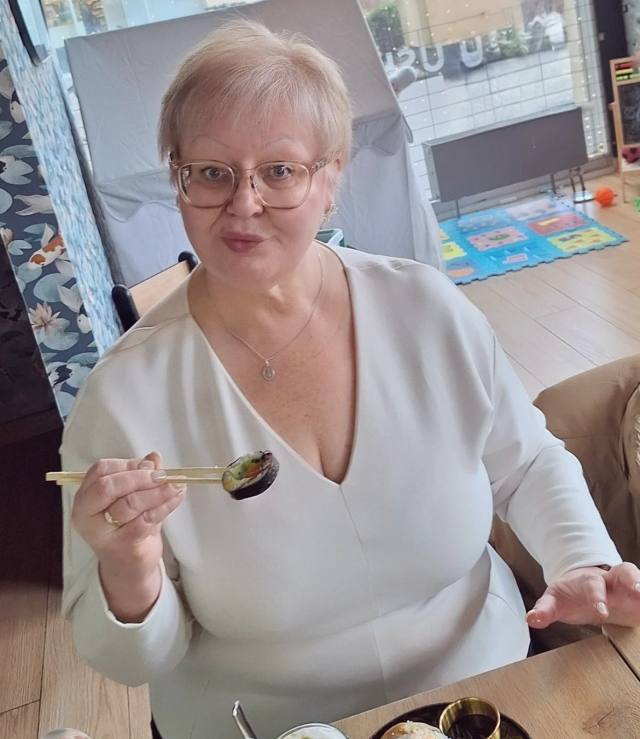 I’m older but I’m sexy and you will love everything about me and yes I’m ready to spoil you as your sugar momma