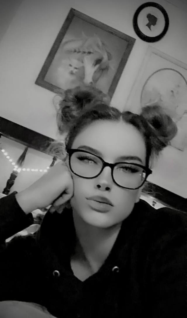 Single mother looking for discreet meet up & fun