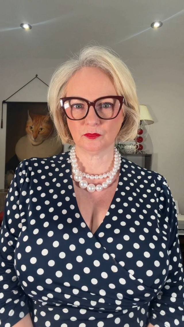 Hello, I’m a 50-year-old licensed massage therapist offering professional massage services. I provide relaxing full-body mass
