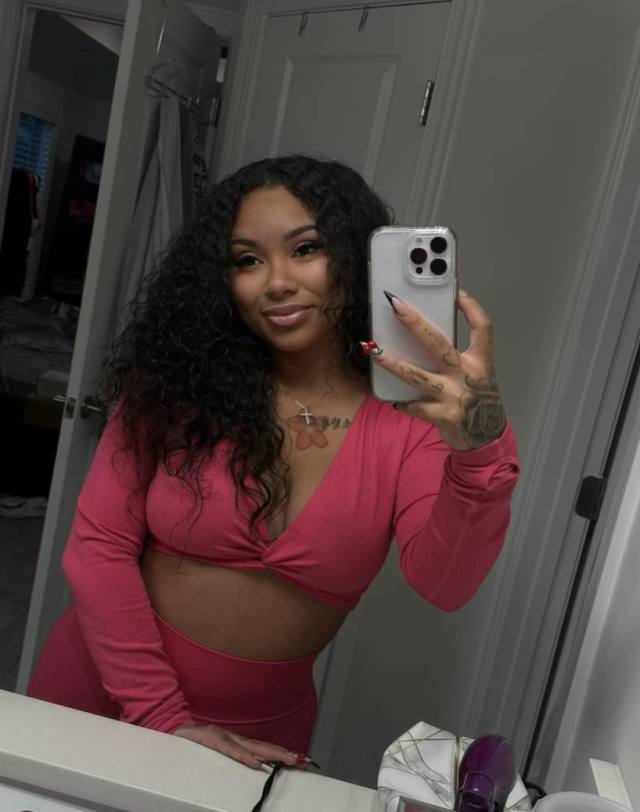 I offer Oral Sex Doggy Reverse Doggy style Blowjob 69 position Massage missionary Anal style, cow girl and so on till no limi