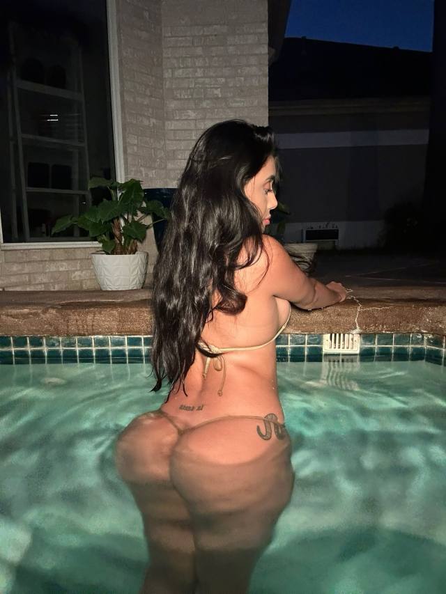 318) 606-8289 I’m available for Incall outcall car fuck and body massage