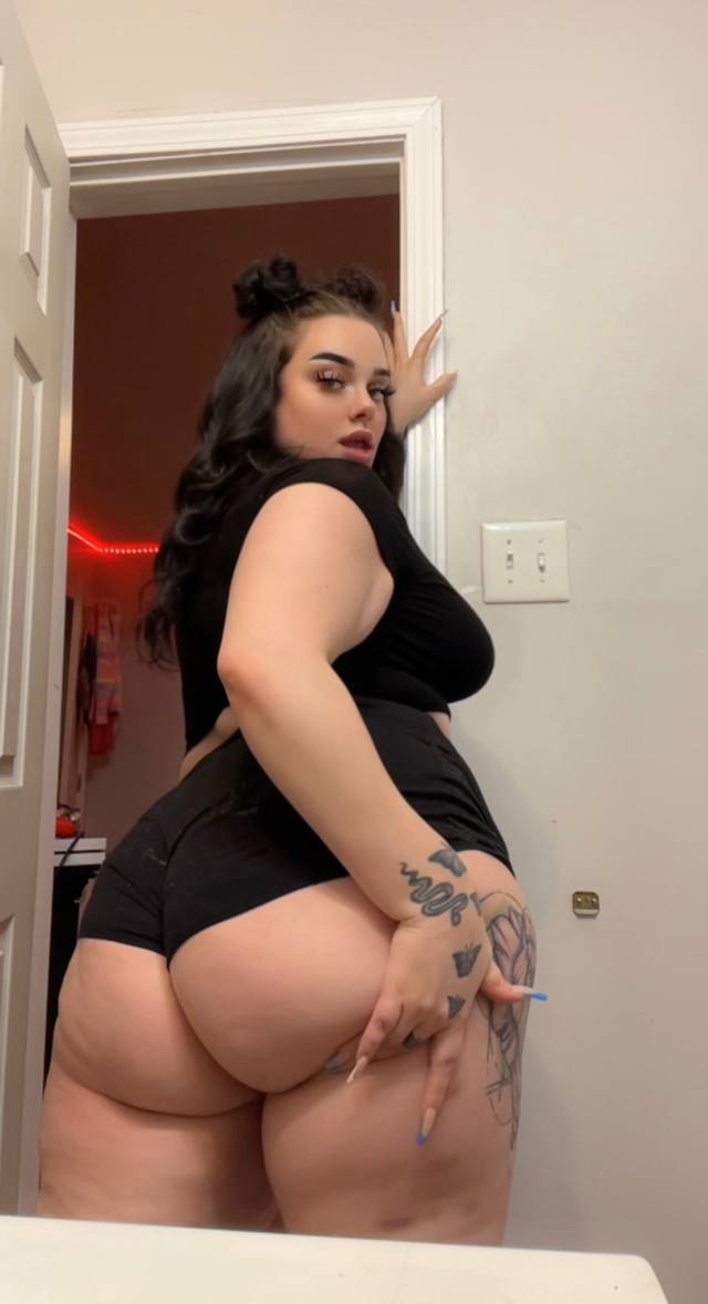 NO PAYMENT REQUIRED- SEXY SINGLE MOM FOR MEET AND FUCK AS LONG AS YOU KNOW HOW TO USE YOUR DICK 🍆🍑🍆💦.