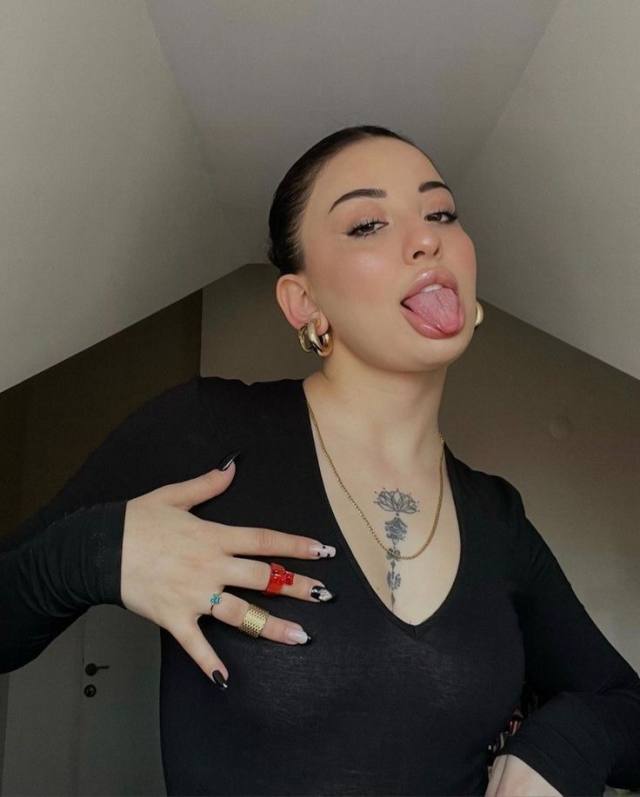 I think you need to know am married with two kids ,husband is on a business trip and wont be back till the end of the year, h