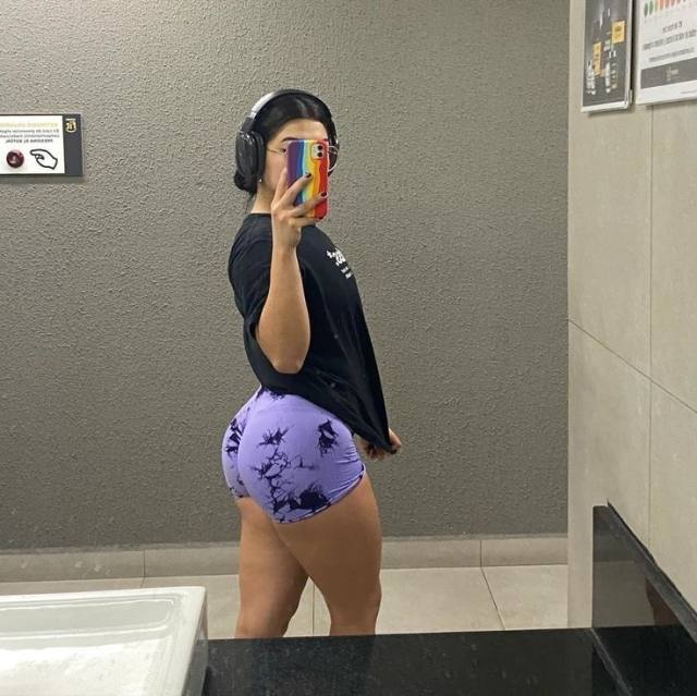 I think you need to know am married with two kids ,husband is on a business trip and wont be back till the end of the year, h