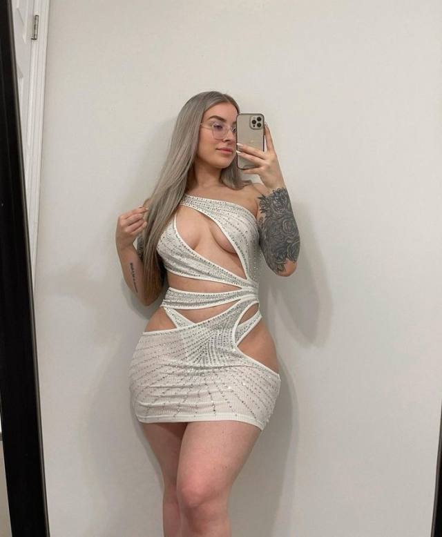 𝐯𝐞𝐫𝐢𝐟𝐢𝐞𝐝 ✔️™️®️ Private Indulgence with a Dangerous Twist Desire” Flawless Figure, Naughty Mind – What Are You Waiting For?”•