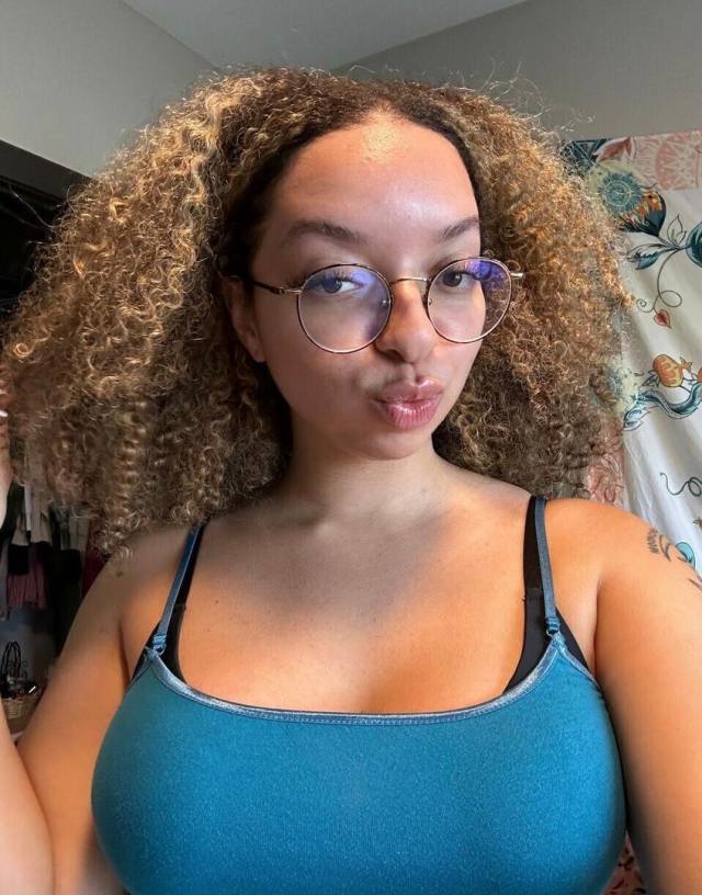 Stunning sexy looking Hot🔥and juicy cat fully shaped 👅Ready for your service😩💦NO DRAMA NO GAMES , JUST MAXIMUM UNFORGETTABLE