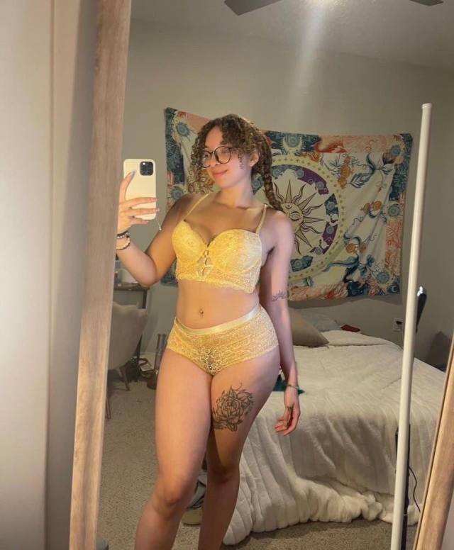 Stunning sexy looking Hot🔥and juicy cat fully shaped 👅Ready for your service😩💦NO DRAMA NO GAMES , JUST MAXIMUM UNFORGETTABLE