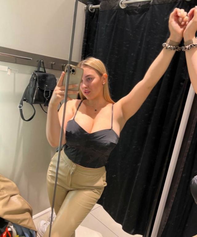 AVAILABLE FOR MEETUP FUN👅MASSAGE & NAUGHTY VIDEOS CONTENT🍑❤️