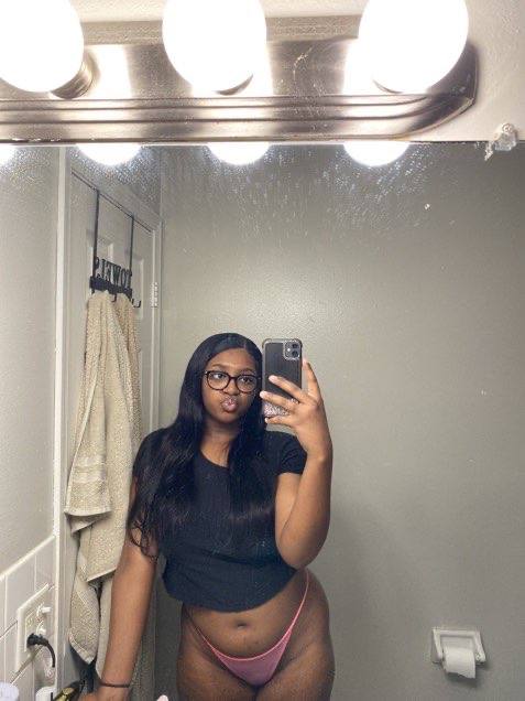 Available for hookup , massages, 420.. incalls and outcalls 😈 🥵 💦💦 💦 text me only on Number: +17274233997 and WhatsApp on  +1