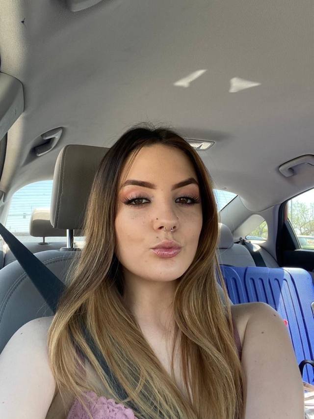 🍎I’m Amanda  💯% legit you're free to add me up if you're here for fun l'm available anytime.