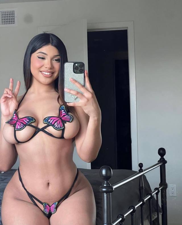 I’m available for hook up both incall or outcall service