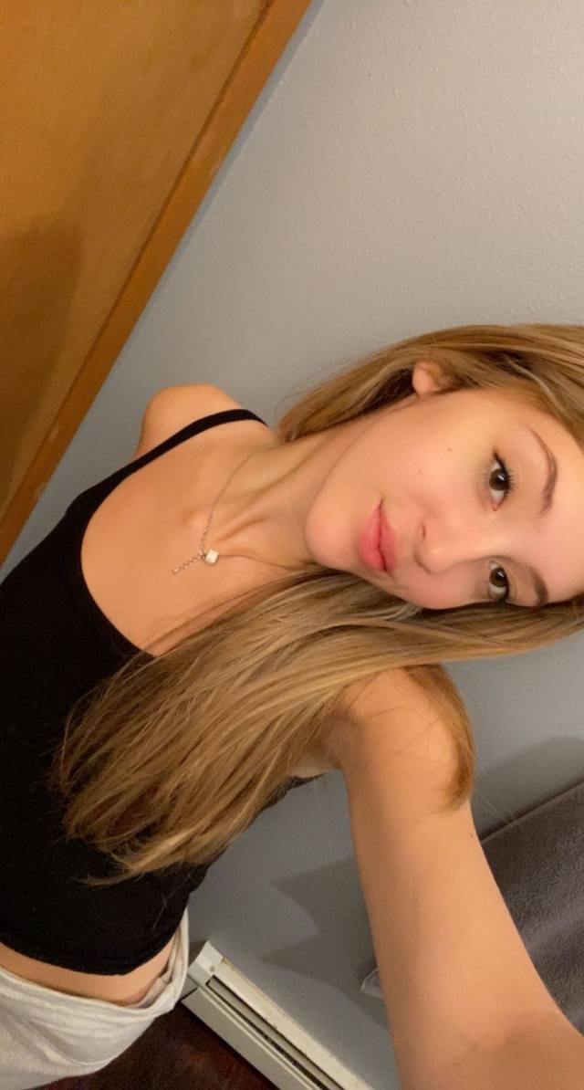 I am always in a cheertul mood and always creamy Dont hesitate tho text me if you are in need of some pleasurable moment. Dis