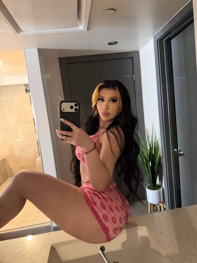 •Hello i’m in town looking to have an amazing experience ❤️❤️ this is Lauren