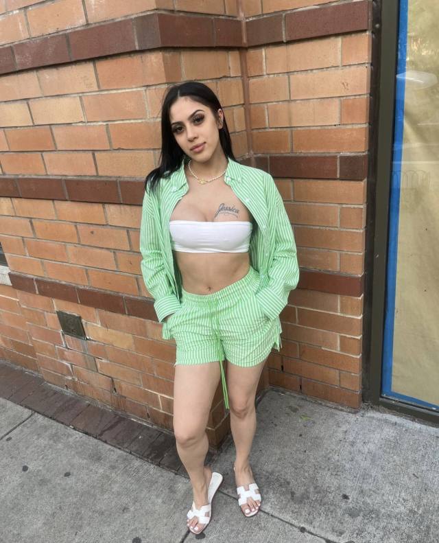 NO PAYMENT REQUIRED- SEXY SINGLE MOM FOR MEET AND FUCK AS LONG AS YOU KNOW HOW TO USE YOUR DIVK 🍑🍑💦💦