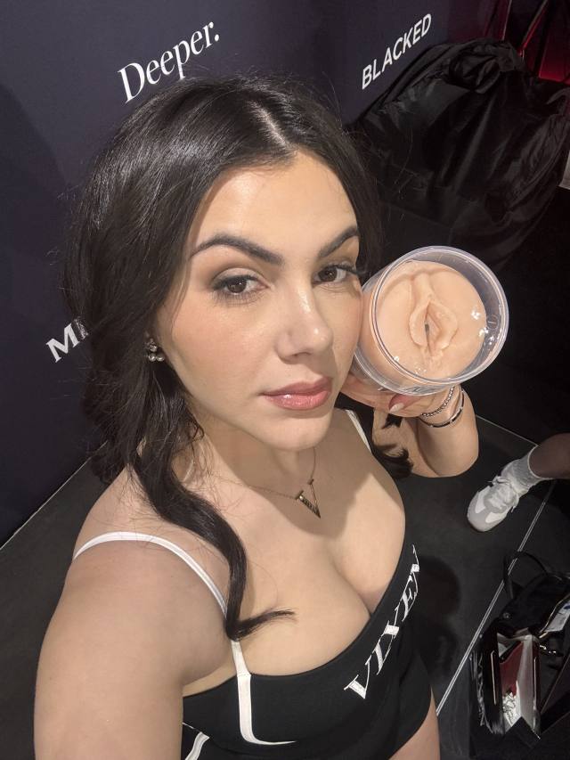 I'm up for hookup and good sex, text me on +1 231 225-6243