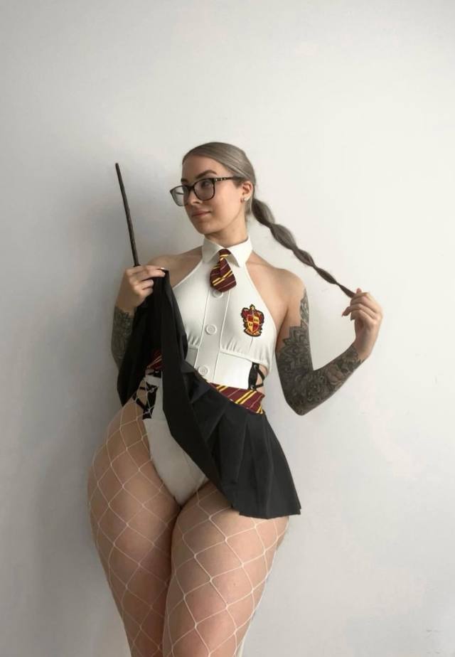 𝐯𝐞𝐫𝐢𝐟𝐢𝐞𝐝 ✔️™️®️ Private Indulgence with a Dangerous Twist Desire” Flawless Figure, Naughty Mind – What Are You Waiting For?”•