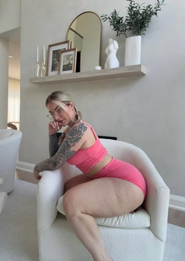 𝐯𝐞𝐫𝐢𝐟𝐢𝐞𝐝 ✔️™️®️ Private Indulgence with a Dangerous Twist Desire” Flawless Figure, Naughty Mind – What Are You Waiting For?”•