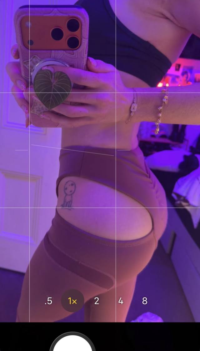 💋 Meet Zoey — Your Ultimate Pleasure 💋