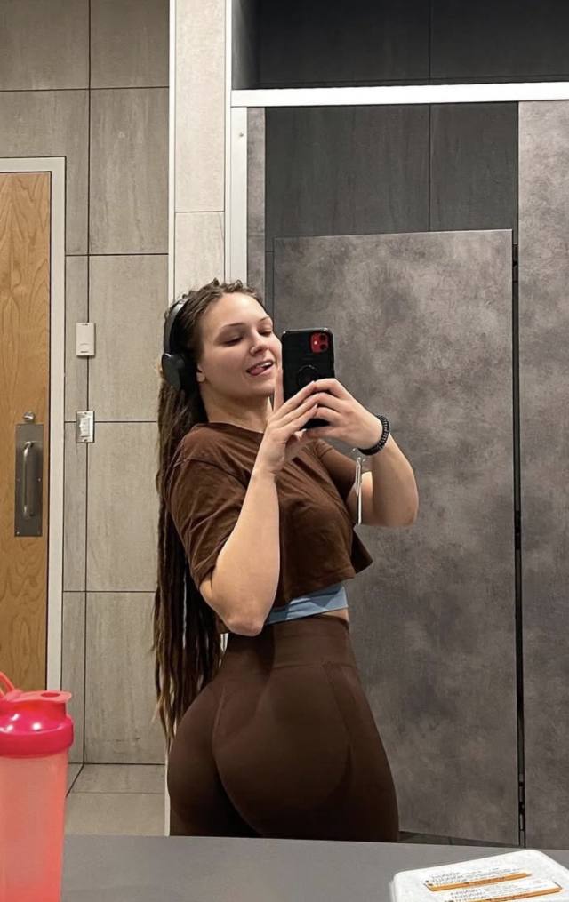 I’m nelly  am looking for my soulmate in life, a relationship hit me up +1(470)916-6057