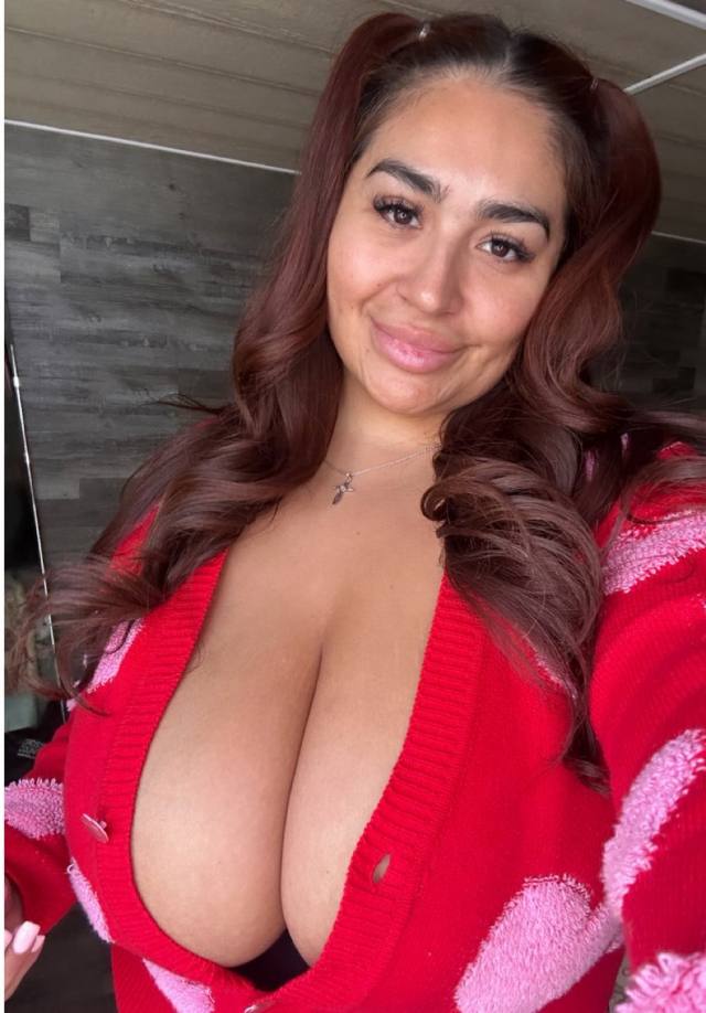 I’m a rich, sexy woman feeling a little naughty tonight. Would be glad entertain you and relieve you stress free