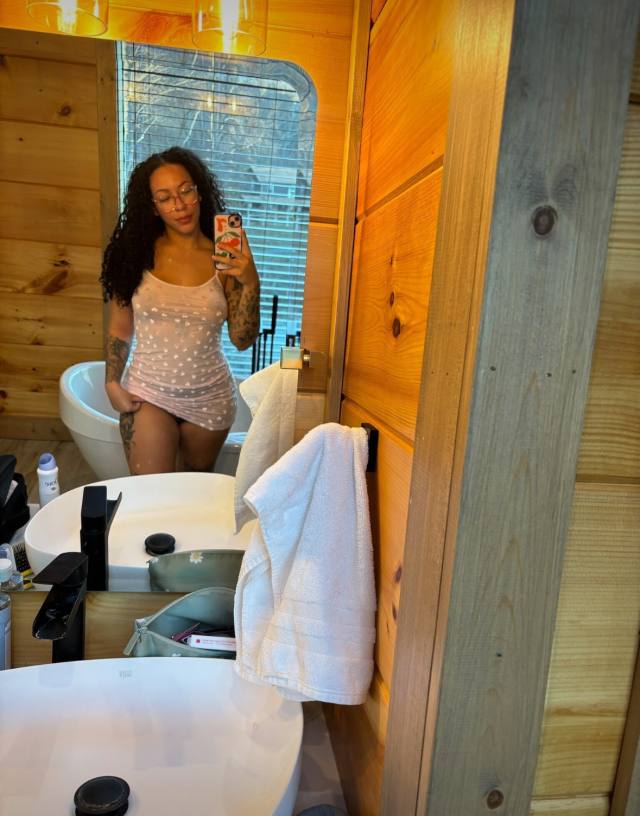 Available for naughty content now, HMU for my  rates and your location