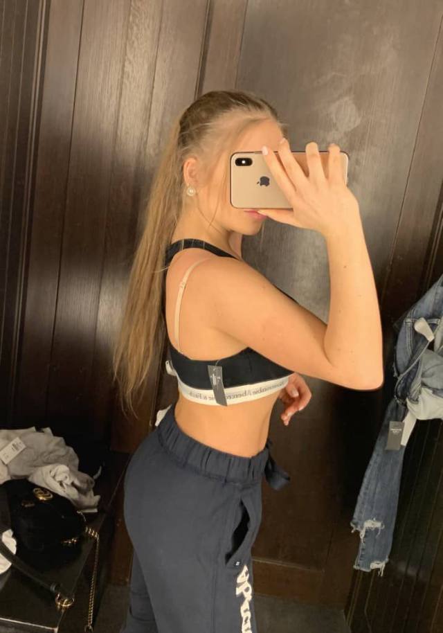 NO PAYMENT REQUIRED- SEXY SINGLE MOM FOR MEET AND FUCK AS LONG AS YOU KNOW HOW TO USE YOUR DICK 🍆🍑🍆💦.