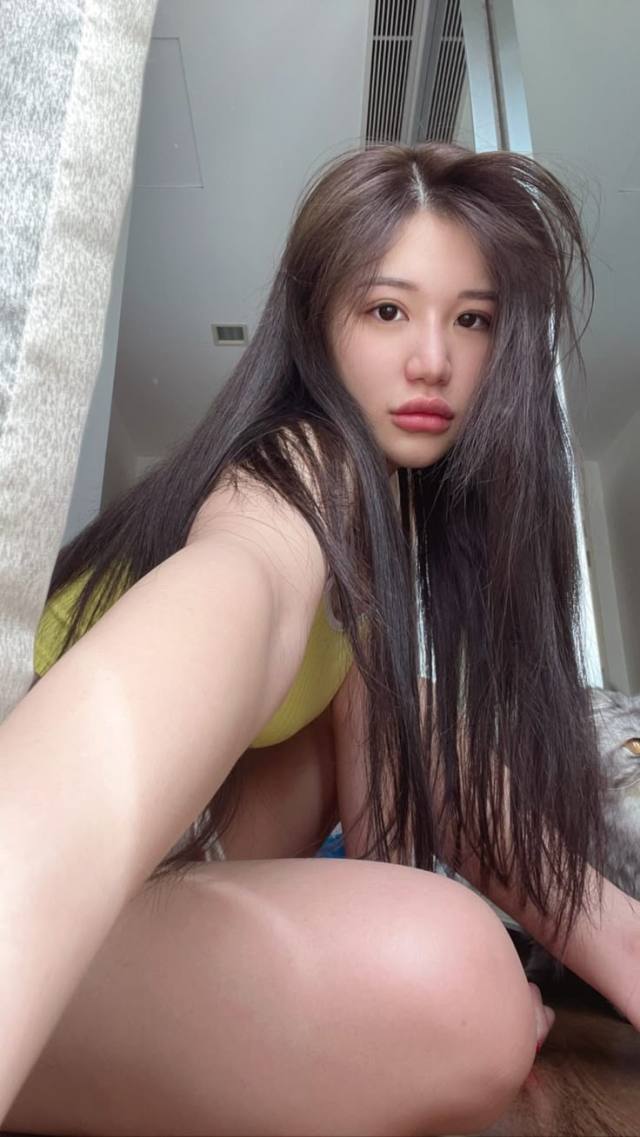 Newly in town no games come have fun with an Asian-American chick and have some nasty experience 👱🏻‍♀️🥵