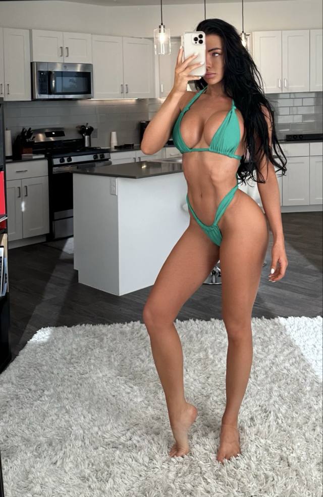 I AM A LICENSED MASSAGE THERAPIST TO MEN& FEMALE  WHO WANT A PROFESSIONAL MASSAGE IN A RELAXED SETTING