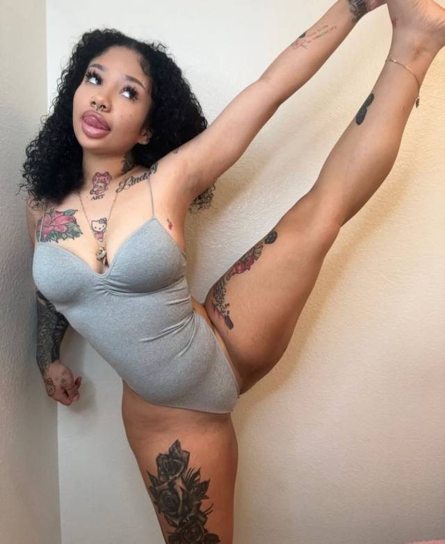 Im available for hook up daddy let explore together 🥰💦🤪