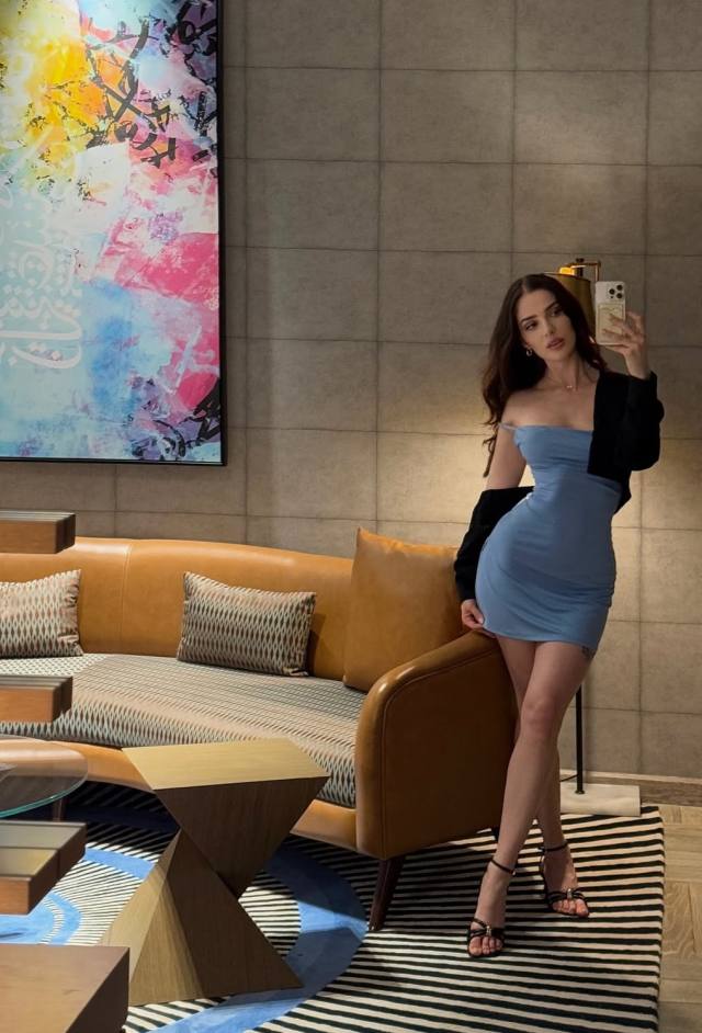 I’m Scarlett Jones , professional massage therapist