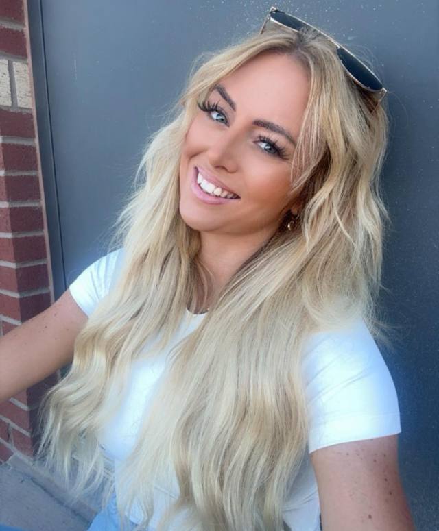 I’m Married With 2 Kids & My Husband Went For A Business Trip & I Need A Man To Come Fuck Me While Husband Traveled