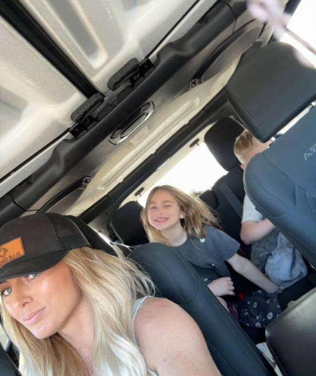 I’m Married With 2 Kids & My Husband Went For A Business Trip & I Need A Man To Come Fuck Me While Husband Traveled