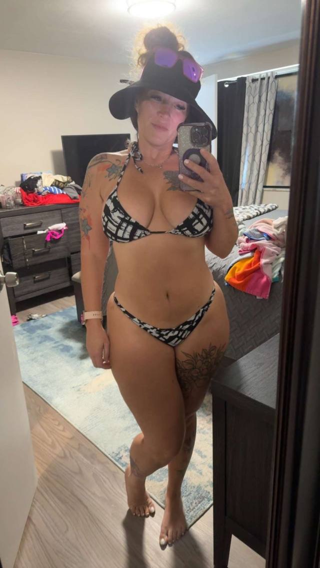 Single mom here, ready to get my batter pounded properly If you've got the dough to work with and know how to knead it right,