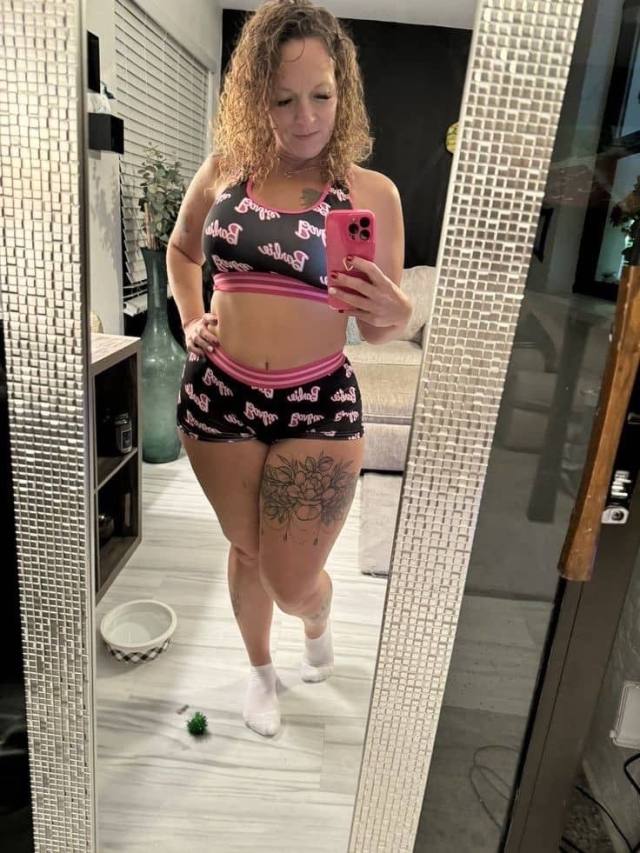 Single mom here, ready to get my batter pounded properly If you've got the dough to work with and know how to knead it right,