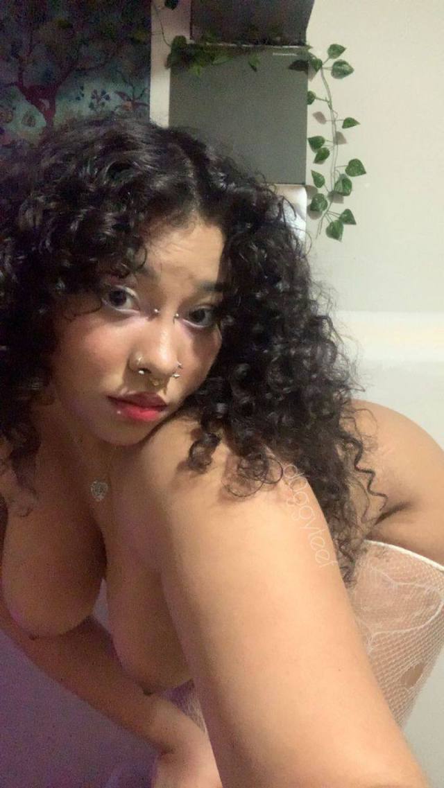 I’m Eveline and I’m available for hookup/escort, I’m a hotty and young spicy girl